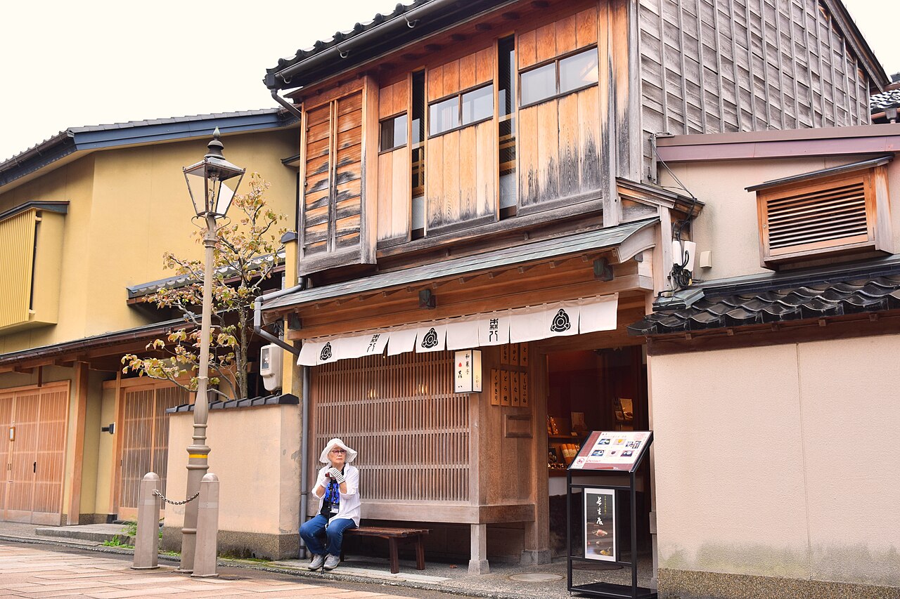 Kenroku-en Garden Kotojitoro