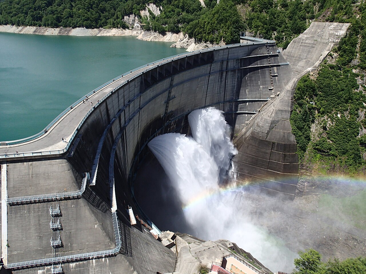 Tateyama Kurobe 20m Snow Wall