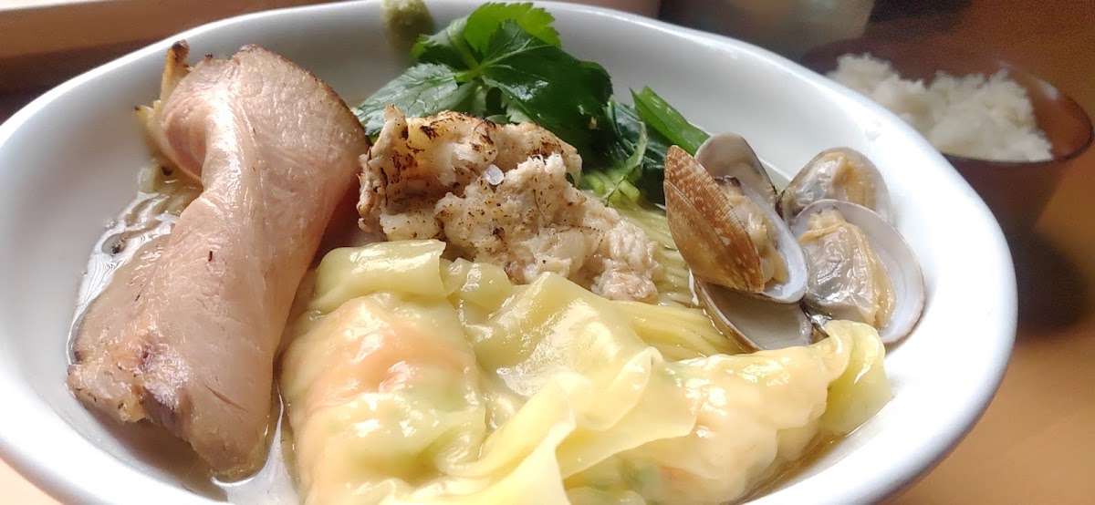 Ramen at 麺屋てんやわんや